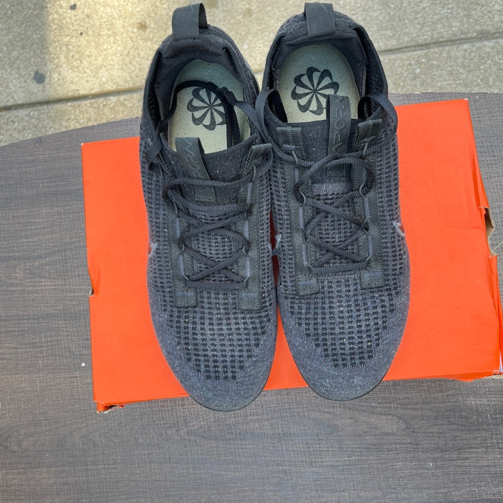 Men’s 10.5 Nike Air VaporMax - Picture 5 of 5